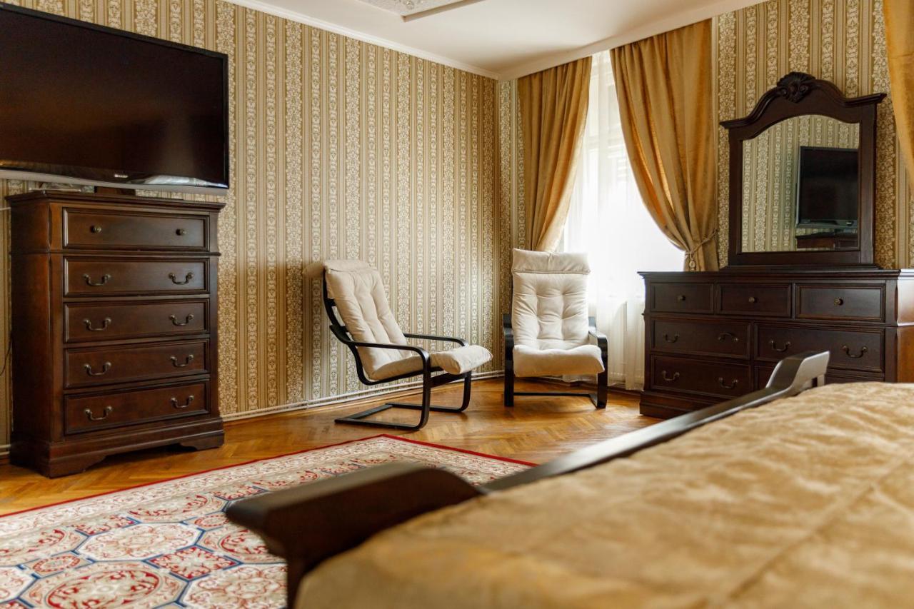 Imperial Boutique Apartment Брашов Екстериор снимка
